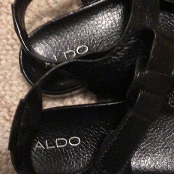 Used sandals - Picture 4 of 6